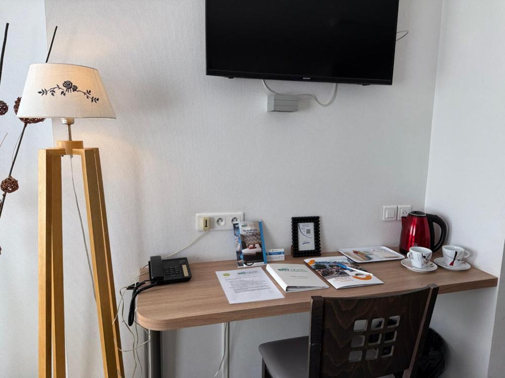 Brit Hotel Besancon L'Horloge Екстер'єр фото