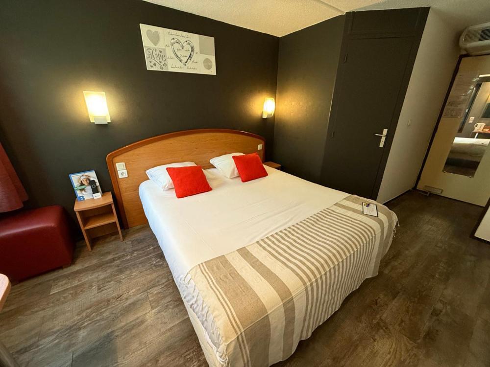 Brit Hotel Besancon L'Horloge Екстер'єр фото