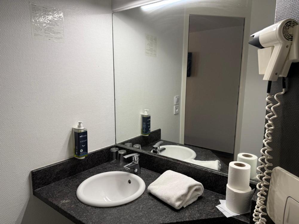 Brit Hotel Besancon L'Horloge Екстер'єр фото